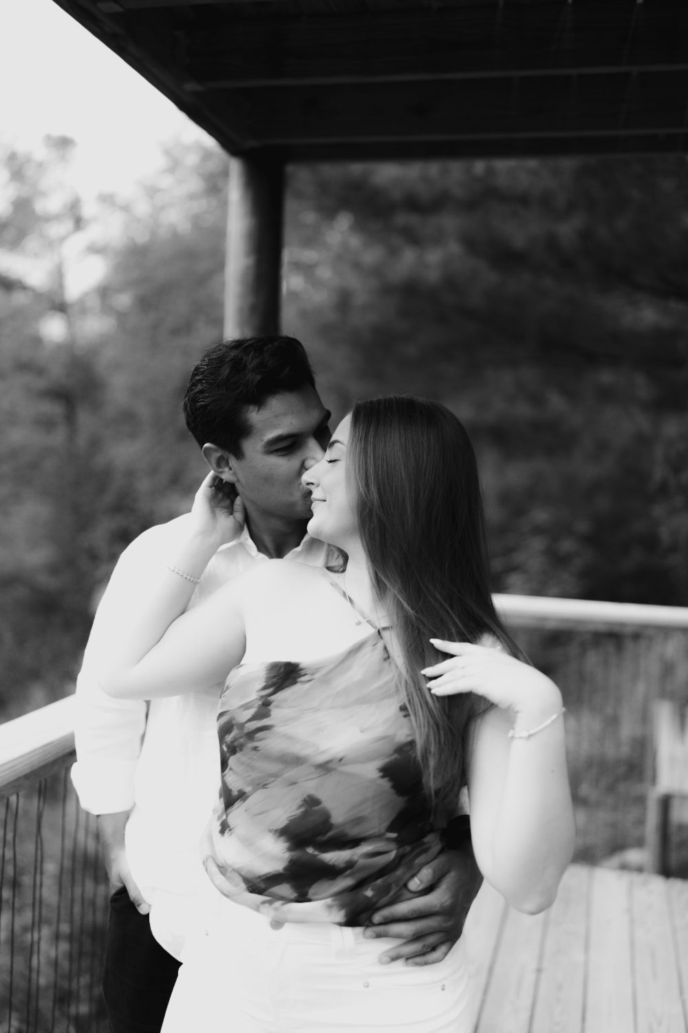 {{ galleryAltCouple }}
